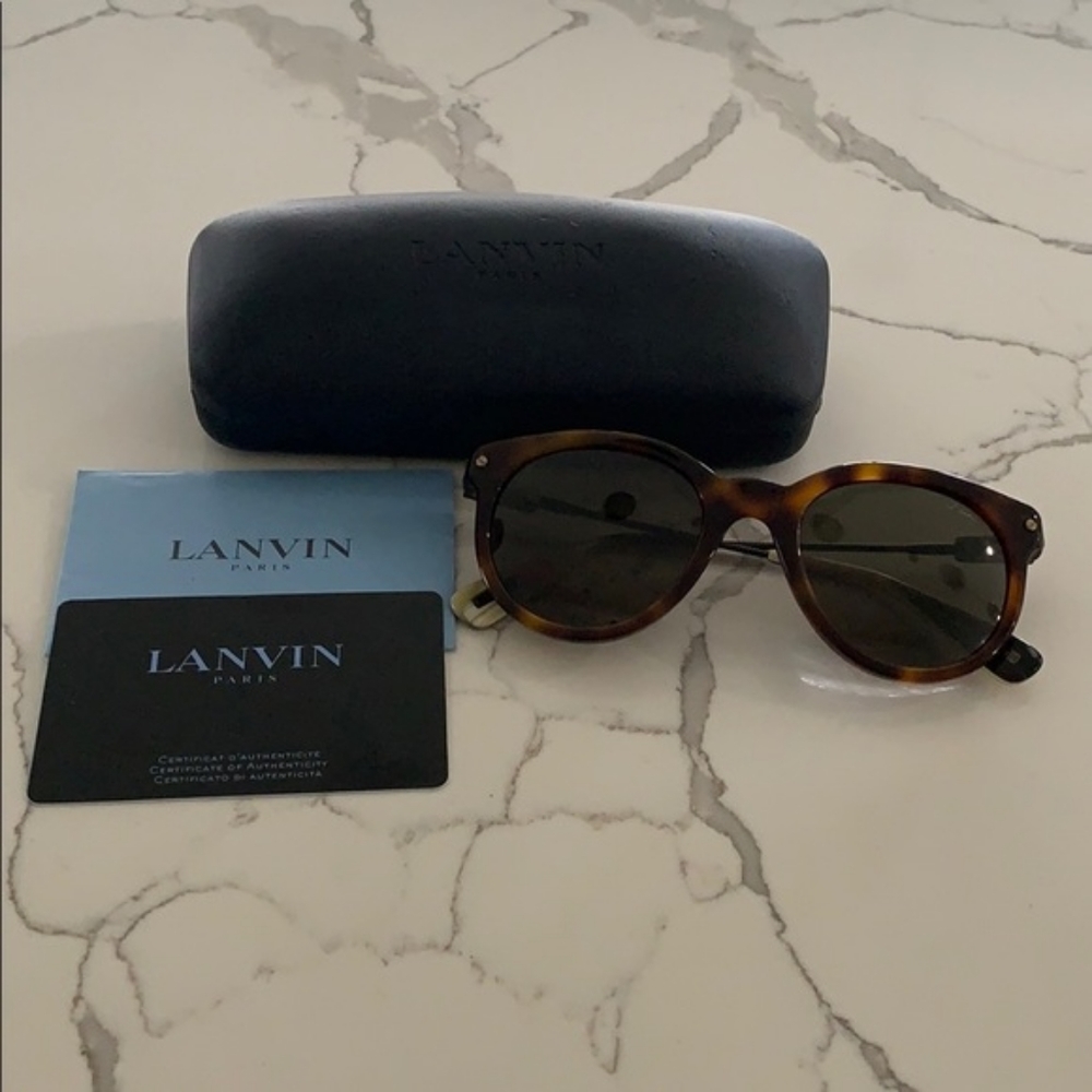 [looking for] Lanvin tortoise sunglasses SLN 587